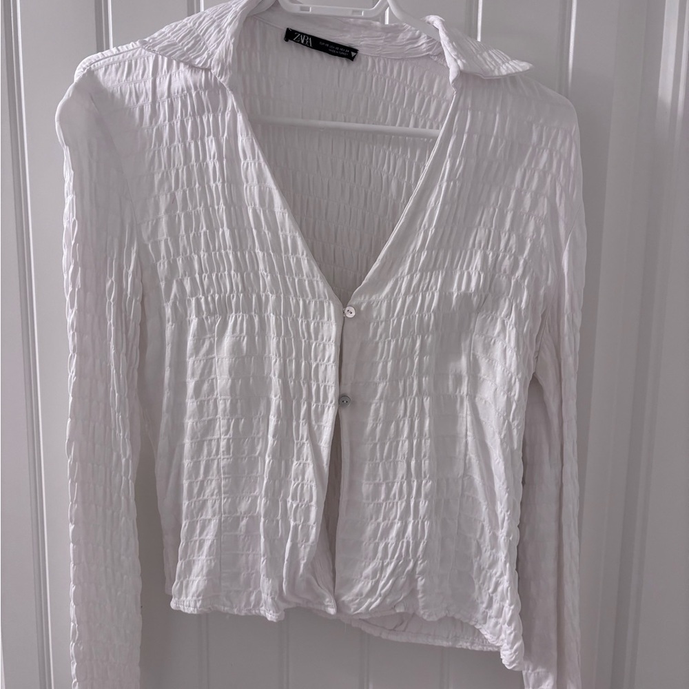 Zara White Crinkle Button-Up Long Sleeve Top